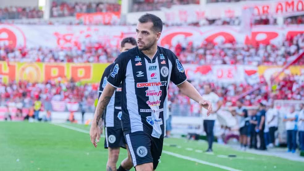 Allef, de 31 anos, é o capitão do ASA — Foto: Pablício Vieira/ASA