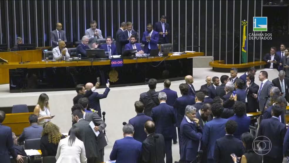Veja o que prevê sexta versão do PL Antifacção; texto foi aprovado por 360 a 110 na Câmara — Foto: Jornal Nacional/ Reprodução