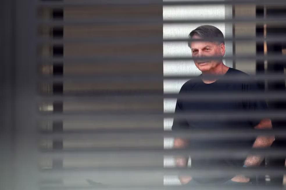 Ex-presidente Jair Bolsonaro em prisão domiciliar em Brasília — Foto: Reuters/Adriano Machado