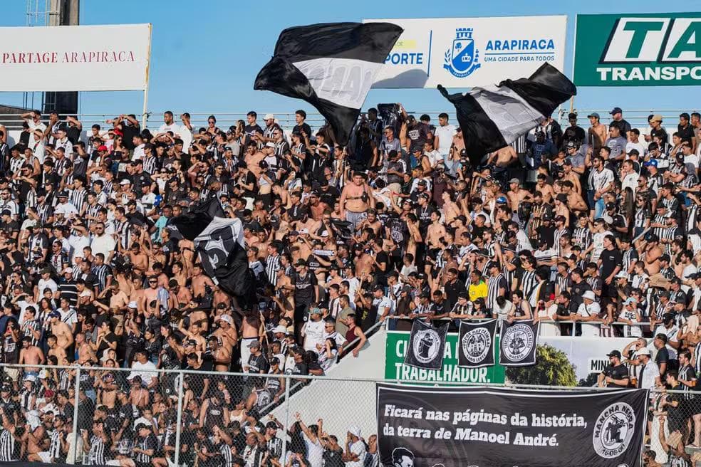 Torcida do ASA vai lotar o Municipal de Arapiraca — Foto: Pablício Vieira/ASA