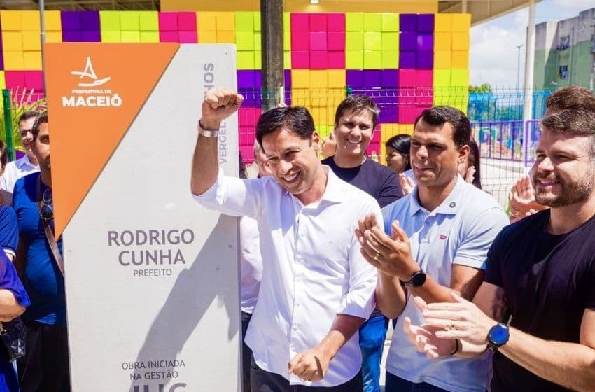 Segundo o prefeito, o objetivo da gestão é fazer com que uma infância marcada por dificuldades não determine o futuro de quem nasce e cresce no Vergel. Foto: Victor Vercant/ Secom Maceió
