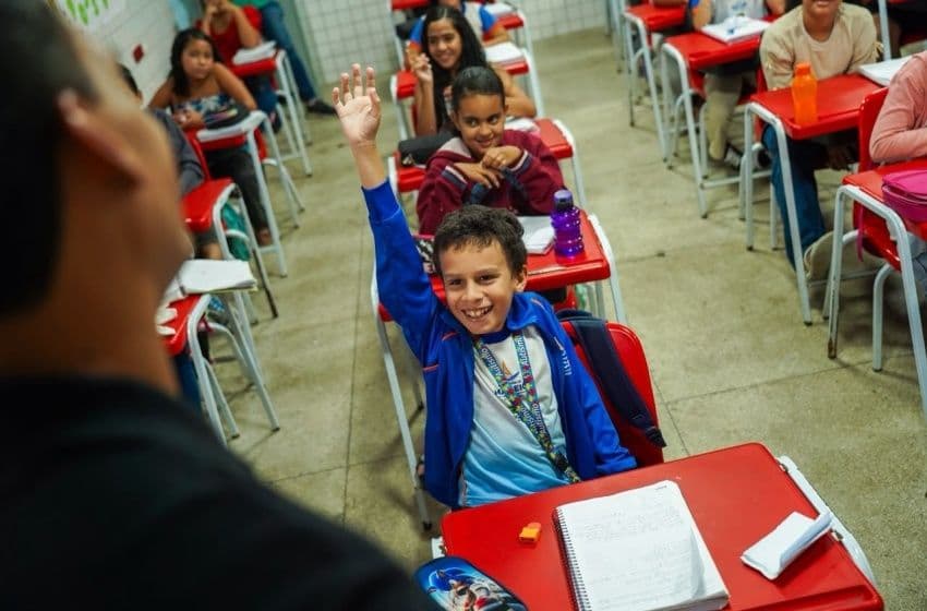 Visita também incluiu um momento de escuta com os estudantes. Foto: Mel Cleto/ Ascom Semed