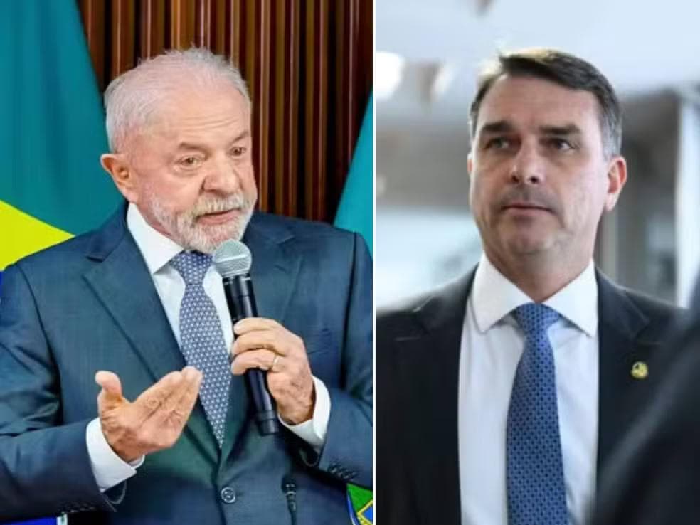 A Polícia Federal concluiu a investigação que apurava uma publicação do senador Flávio Bolsonaro (PL-RJ) nas redes sociais e entendeu que o parlamentar cometeu o crime de calúnia ao atribuir ao presidente Luiz Inácio Lula da Silva (PT) a prática de crimes como tráfico internacional de drogas, tráfico internacional de armas e lavagem de dinheiro. O relatório final foi encaminhado ao ministro Alexandre de Moraes, do Supremo Tribunal Federal (STF), responsável pela supervisão do inquérito. A apuração teve origem em uma postagem publicada pelo senador em janeiro deste ano na rede social X (antigo Twitter). Na mensagem, Flávio Bolsonaro relacionava o presidente brasileiro ao ditador venezuelano Nicolás Maduro e afirmava que Lula seria "delatado", mencionando ainda crimes graves sem apresentar provas que sustentassem as acusações. Para os investigadores, a publicação extrapolou o campo da crítica política ao imputar falsamente delitos previstos na legislação penal brasileira. No relatório, a Polícia Federal afirma que há elementos para caracterizar o crime de calúnia, uma vez que houve a atribuição direta de crimes específicos ao presidente da República sem qualquer comprovação. O documento foi remetido ao STF para as providências legais cabíveis. Próximos passos Com a conclusão do inquérito, o processo será analisado pela Procuradoria-Geral da República (PGR), que deverá decidir qual será o destino da investigação. Entre as possibilidades estão o oferecimento de denúncia ao Supremo Tribunal Federal, a solicitação de novas diligências para complementar as investigações ou o pedido de arquivamento do caso. A palavra final sobre uma eventual abertura de ação penal dependerá da manifestação da PGR e da decisão do STF. Defesa do senador Quando a investigação foi instaurada, a defesa de Flávio Bolsonaro afirmou que a apuração representava uma restrição à liberdade de expressão e sustentou que a publicação fazia referência a acusações atribuídas a Nicolás Maduro, sem intenção de imputar diretamente os crimes ao presidente Lula. O posicionamento foi reiterado durante o andamento do inquérito. Repercussão política A conclusão da Polícia Federal repercutiu imediatamente nos meios políticos e jurídicos de Brasília. O caso amplia a tensão entre governo e oposição e ocorre em um momento de forte polarização política no país, além de reforçar o debate sobre os limites da imunidade parlamentar e da liberdade de expressão nas redes sociais. Juristas ouvidos por diversos veículos de comunicação destacam que a conclusão da PF não representa condenação do senador, mas indica que os investigadores encontraram indícios suficientes para o prosseguimento do caso. Caberá agora ao Ministério Público Federal avaliar as provas produzidas durante a investigação e decidir se apresentará denúncia ao Supremo. Independentemente do desfecho, o episódio deve continuar repercutindo no cenário político nacional, especialmente diante da proximidade do calendário eleitoral e da intensificação dos embates entre integrantes do governo federal e lideranças da oposição.