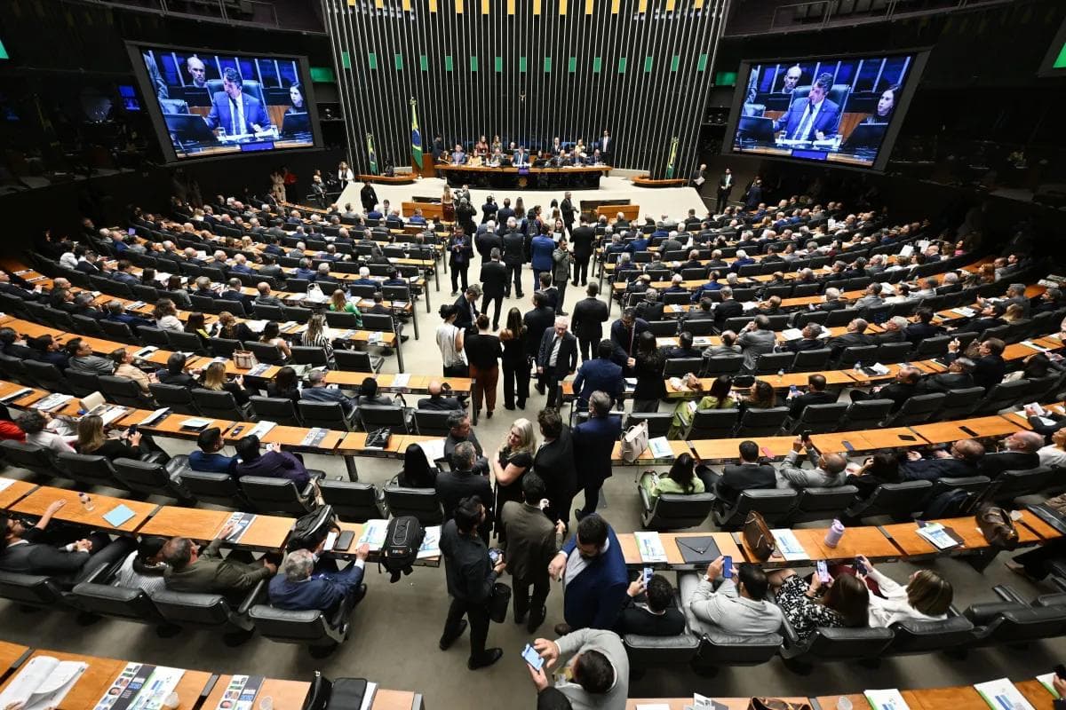 Plenário da Câmara dos Deputados, que aprovou PEC da 6x1 em ampla maioria • Edilson Rodrigues/Agência Senad