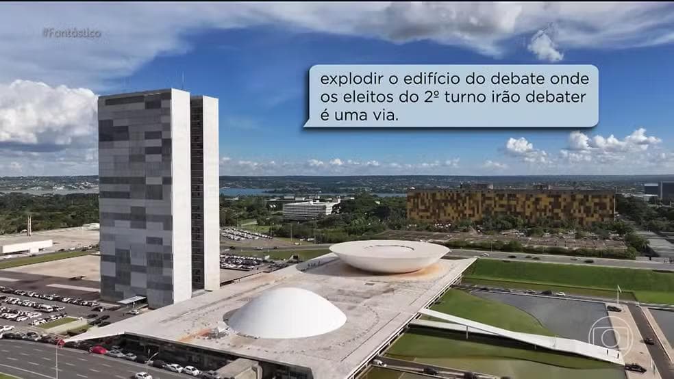 Entre os planos discutidos, estava o de "explodir o edifício do debate onde os eleitos do 2º turno irão debater" — Foto: Reprodução/TV Globo