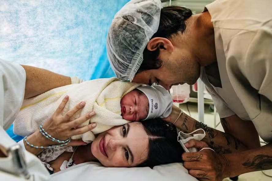 Sthefay Brito anuncia nascimento do terceiro filho, Felippo: 'O coração fora do peito triplicou' — Foto: Reprodução/Instagram (@fotografiathaisgalardi)