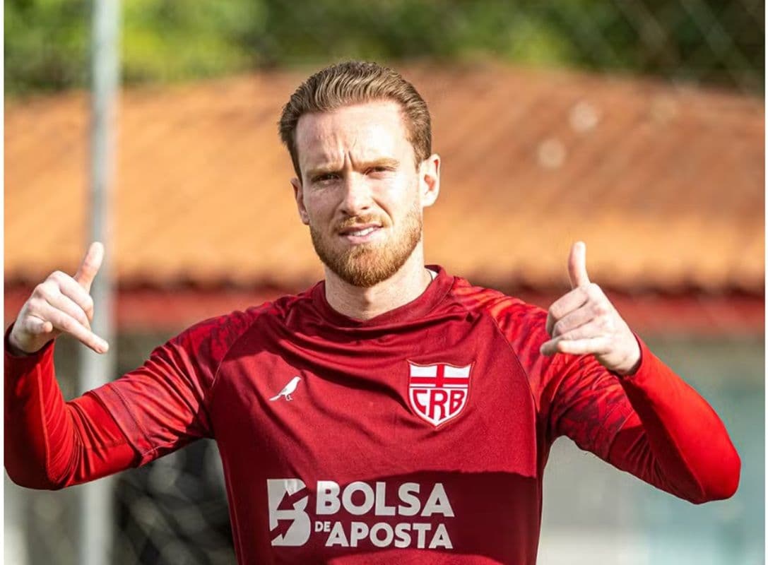Lucas Lovat durante o treino desta quarta do CRB — Foto: Francisco Cedrim/ASCOM CRB