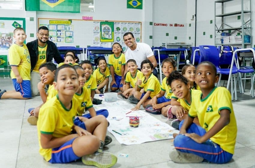Álbum de figurinha é tema de projeto na Escola Municipal Maria José Carrascosa. Foto: Brendha Almeida/ Ascom Semed