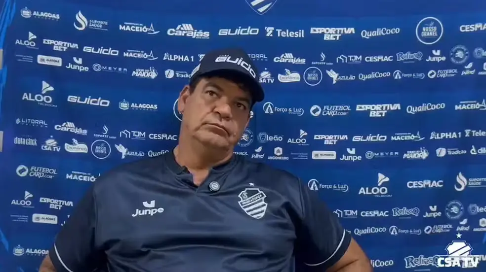 Moacir Júnior, técnico do CSA — Foto: CSATV reprodução