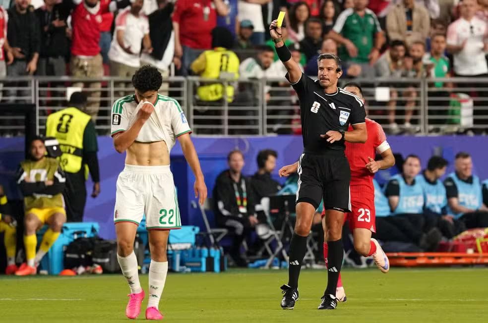 Slavko Vincic apitou três jogos na Copa de 2026 — Foto: Reuters/David Gonzales
