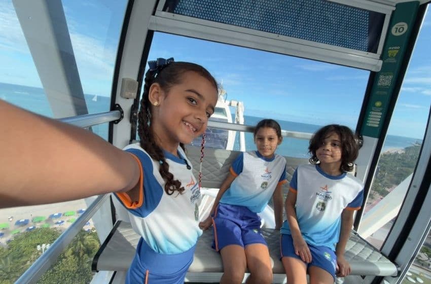 Estudantes participaram de passeio na roda-gigante da Pajuçara. Brendha Almeida/ Ascom Semed