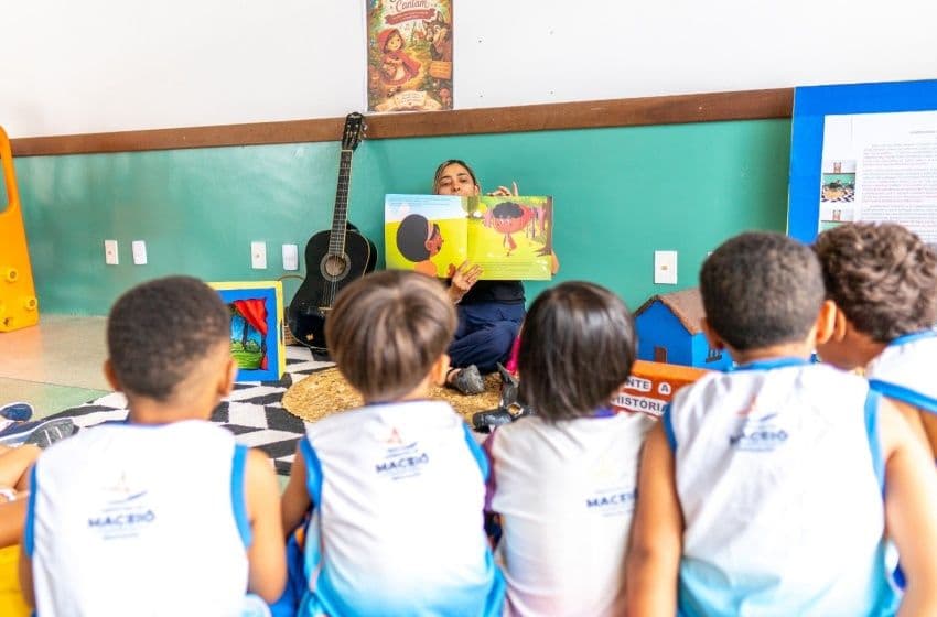 A aprendizagem pode acontecer enquanto elas brincam, experimentam, criam, cantam, dançam e convivem - Foto - Ascom Semed