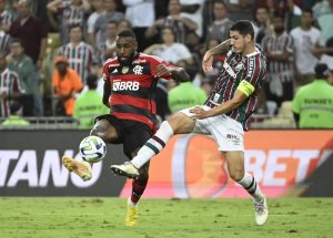 Mesmo com um a menos, Fluminense segura empate com o Flamengo